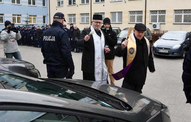 Radiowozy dla policji