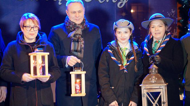 Betlejemskie światełko dotarło do Bydgoszczy. Wyjątkowe życzenia dla mieszkańców