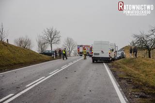 Wypadek na DK 16. W miejscowości Buniaki zderzyły się dwa samochody osobowe