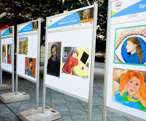 Sztuka bliżej ludzi - odwiedź plenerową wystawę Fundacji PGE na ulicach Warszawy