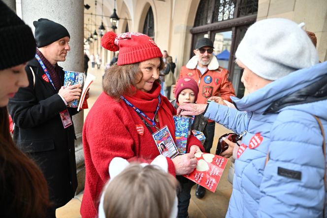 Tak Anna Dymna kwestuje na rzecz WOŚP