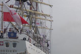 „Dar Młodzieży” w drodze do Singapuru