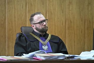 Sprawa pobicia ojca Viki Gabor trafiła do sądu. Uczestnik bójki na ulicy przekonuje, że musiał użyć gazu, bo się wystraszył 