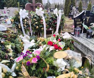 Tak wygląda grób brata ojca Rydzyka. Redemptorysta gorzko zapłakał na cmentarzu i pożegnał Mirosława 