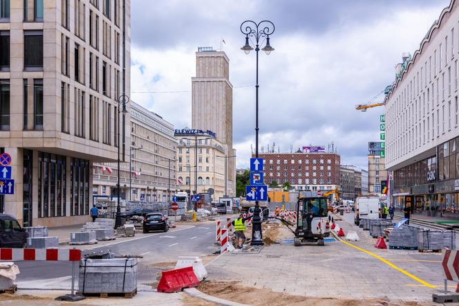 Parking podziemny pod placem Powstańców Warszawy w budowie