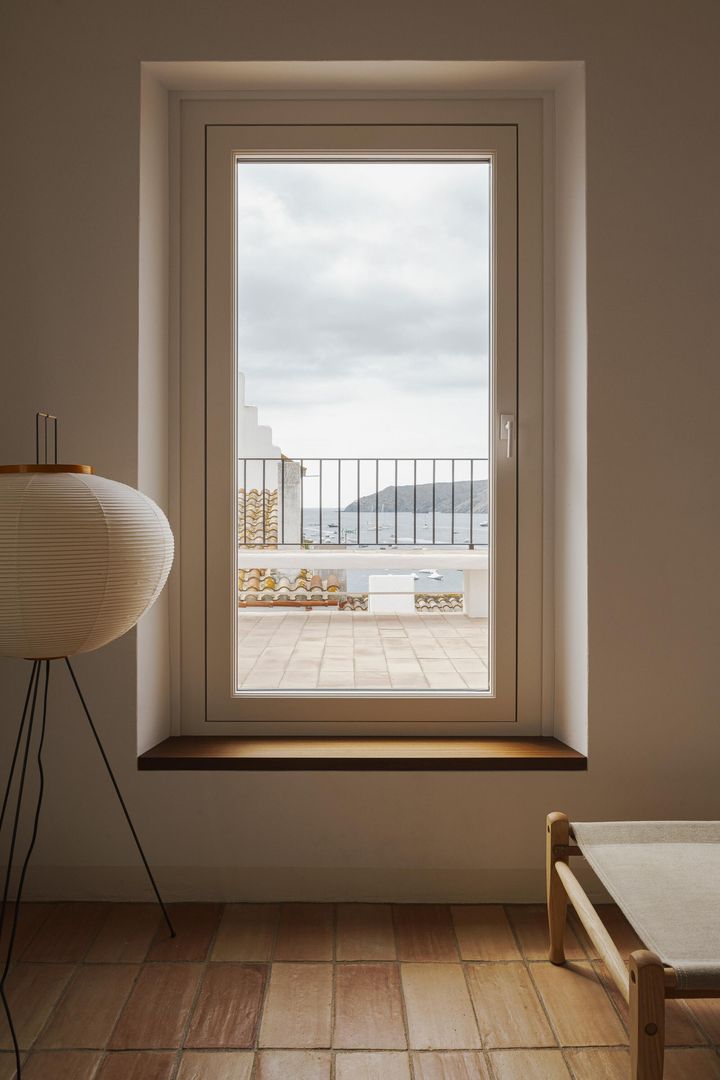 Dom Rybaka w Cadaqués, Hiszpania. Autorzy projektu: Bea Portabella i Jordi Pagès