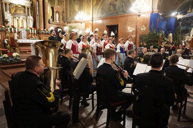 W piekarskiej bazylice odbył się wyjątkowy koncert kolędowo-noworoczny
