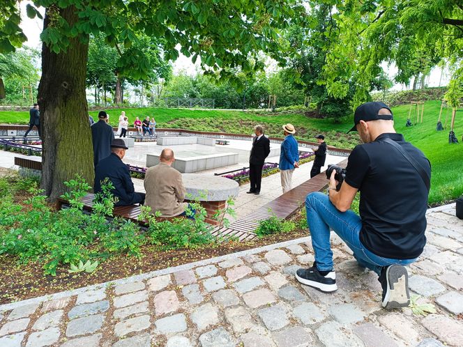 Odtworzenie zdjęcia z lat 30 pod wieżą Klimek w Grudziądzu 