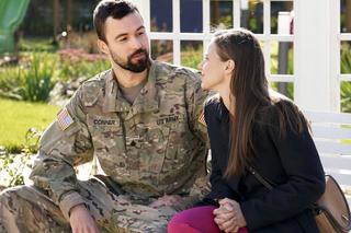 Barwy szczęścia odc. 2791. Gabrysia Niedzielska (Marta Juras), żołnierz Jack (Paweł Peterman)	