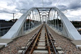 Pociągi pojadą nowym mostem nad Wisłą. Pasażerów czekają utrudnienia!