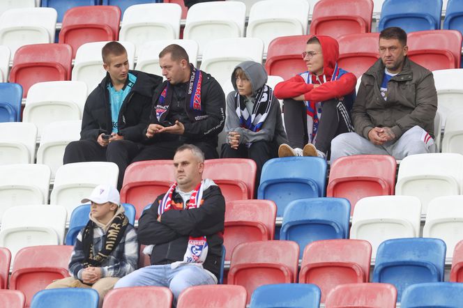 Górnik Zabrze zmierzył się z Zagłębiem Lubin. Kibice rozgrzewali piłkarzy z trybun