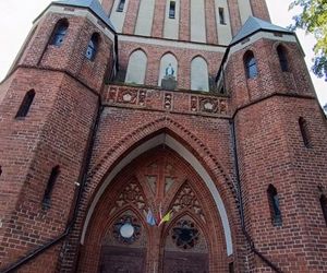 To jeden z najpiękniejszych kościołów w Olsztynie. Wybudowano go dla armii Cesarstwa Niemieckiego