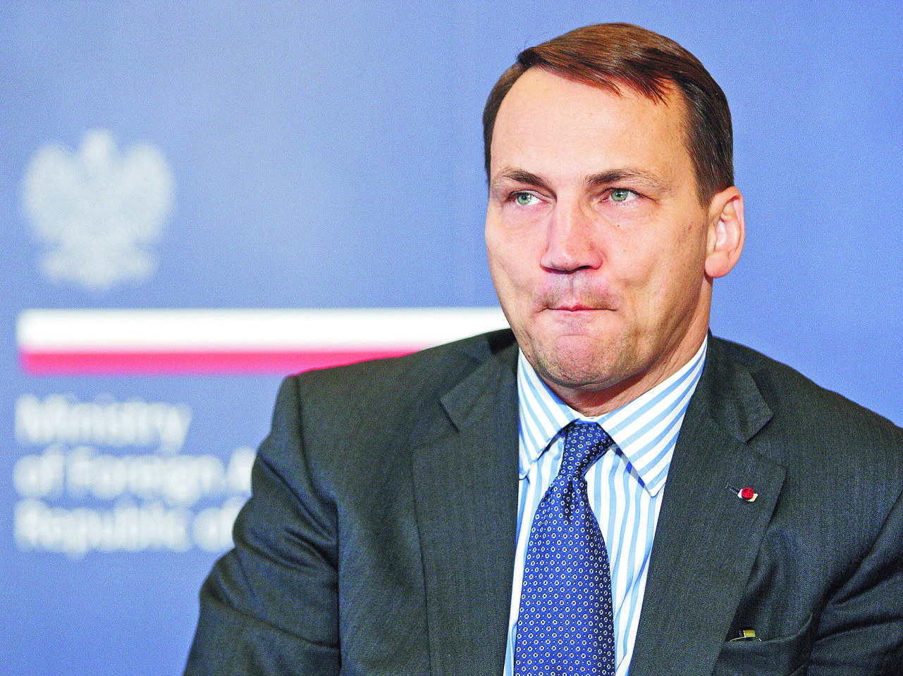 Wipler oskarża: Sikorski palił trawę