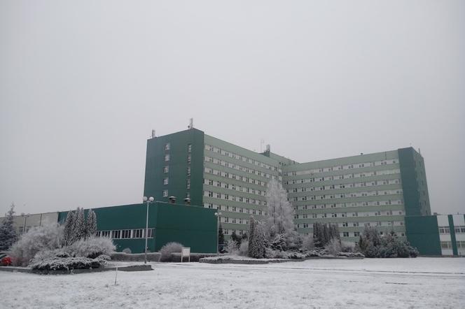 Józefów szpital zima 