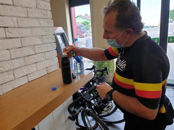 Maja Włoszczowska i Sidney Polak wspierają akcję "Bezpieczny dystans"