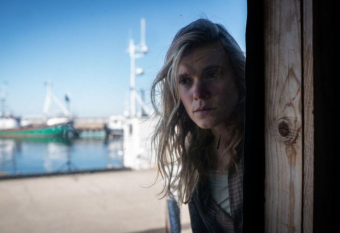 "Profilerka" sezon 2 - odcinek 11 streszczenie. Regina znajduje w Stormii zwłoki szefa, Maxa Budzisza