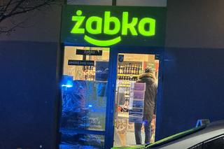 Masz trzy sekundy i będę strzelał. Seria napadów na Żabki na Białołęce