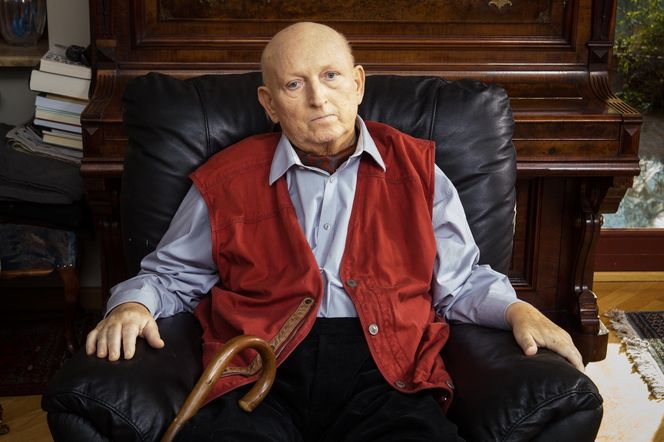 Tu spoczywa Józef Oleksy