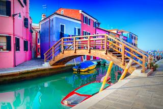 8 najbardziej kolorowych miejsce świata. Mogą inspirować do wprowadzenia barwnych akcentów w mieszkaniu