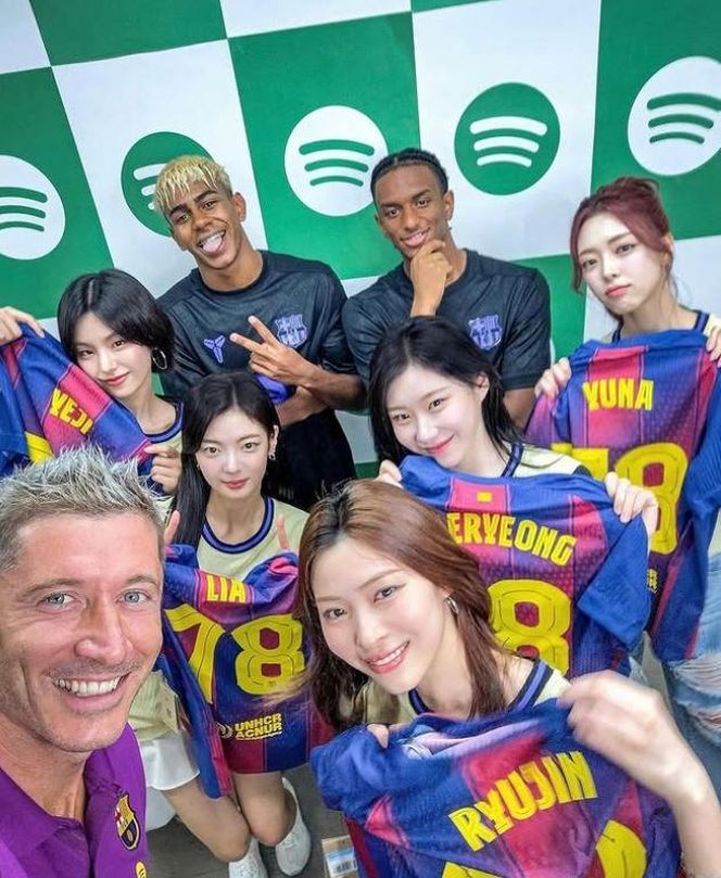 Robert Lewandowski i Wojciech Szczęsny w Azji