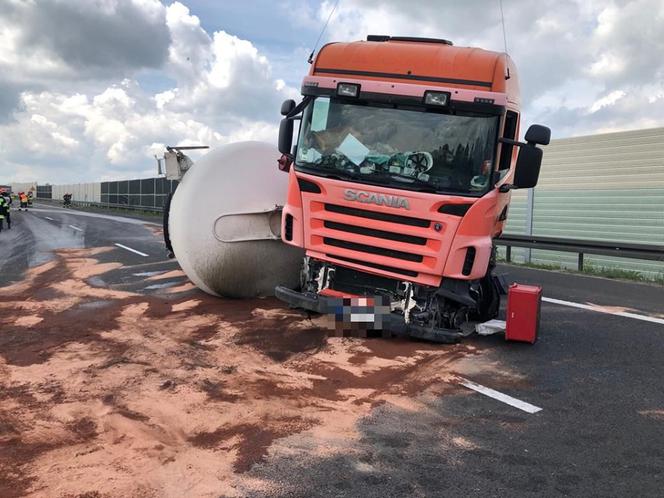 Wypadek na A4. Kierowcy jechali pod prąd "korytarzem życia"!