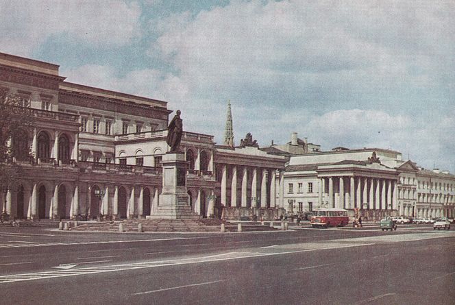 Te pomniki były symbolami stolicy.  Dziś już nie istnieją
