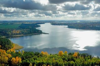   To najdalej wysunięte na wschód miasto woj. warmińsko-mazurskim. Skrywa wiele atrakcji!