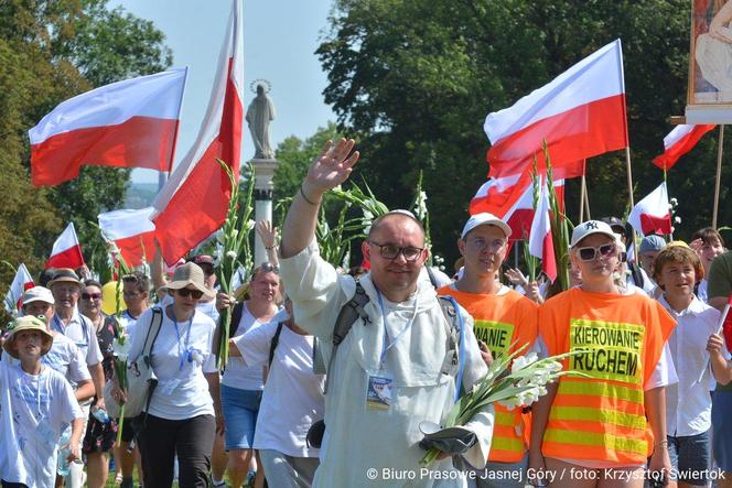 II szczyt pielgrzymkowy na Jasną Górę. Więcej pątników niż w zeszłym roku