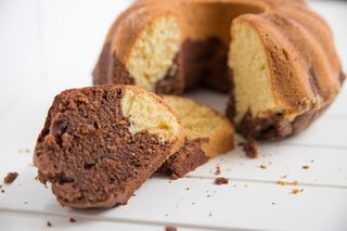 Babka na oleju – niezawodny przepis siostry Anastazji na puszyste i wilgotne ciasto!