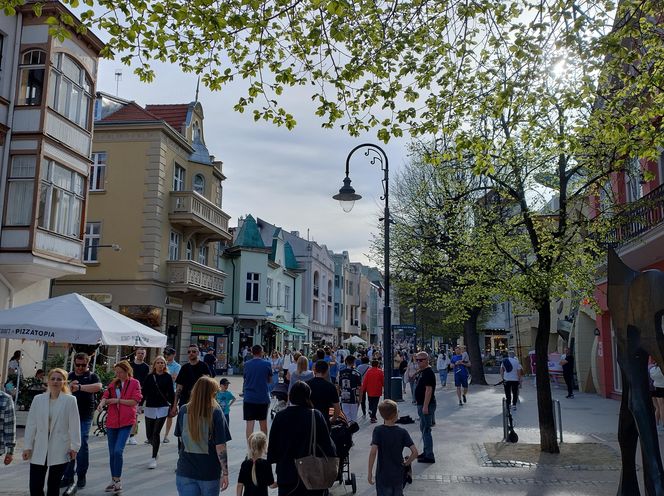 Wielkanoc w Sopocie. Tłumy turystów przyjechały, by spędzić święta nad morzem 