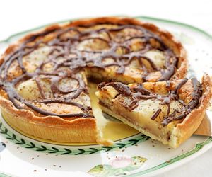 Tarta z gruszkami – elegancki deser, który zawsze robi wrażenie. Sprawdzony przepis krok po kroku