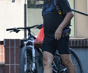 Robert Więckiewicz na rowerze