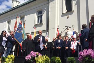 Gigantyczna kremówka papieska w Rzeszowie już rozdana!