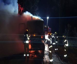 Ciężarówka płonęła jak pochodnia! Droga była zablokowana