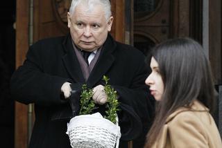 Jarosław Kaczyński wspomina mamę i wysyła zaproszenie. Ściskające ze serce słowa
