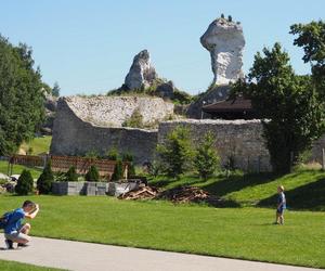 Oblężenie na zamku w Ogrodzieńcu w długi weekend