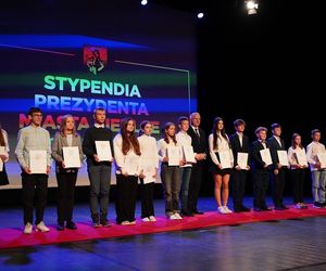 Stypendia Prezydenta Miasta Siedlce wręczone. Zobacz zdjęcia