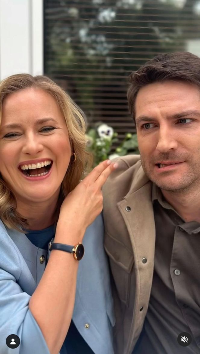 M jak miłość na planie. Julia (Marta Chodorowska), Dima (Michaił Pszeniczny)