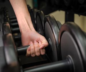 Najlepsze ćwiczenia na sen. Zaśniesz w 5 minut, a wyśpisz się jak dziecko