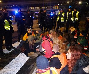 Aktywiści z Ostatniego Pokolenia zablokowali Wisłostradę. Zapowiadają, że to nie koniec