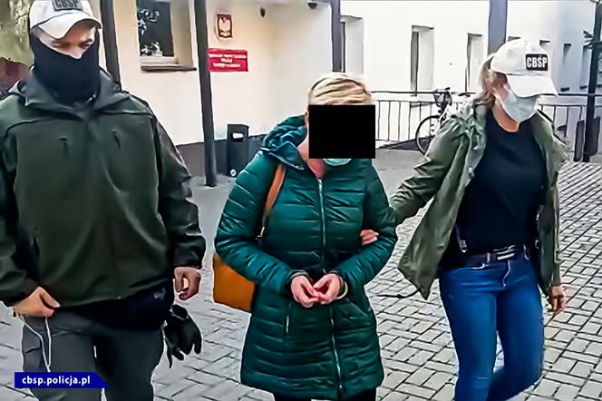 CBŚ aresztowało osoby sprzedające paszporty covidowe osobom niezaszczepionym