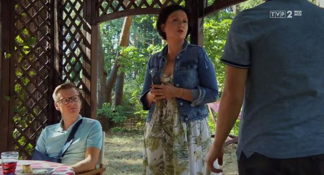 M jak miłość, odcinek 1398. Marysia (Małgorzata Pieńkowska), Paweł (Rafał Mroczek), Piotrek (Marcin Mroczek)