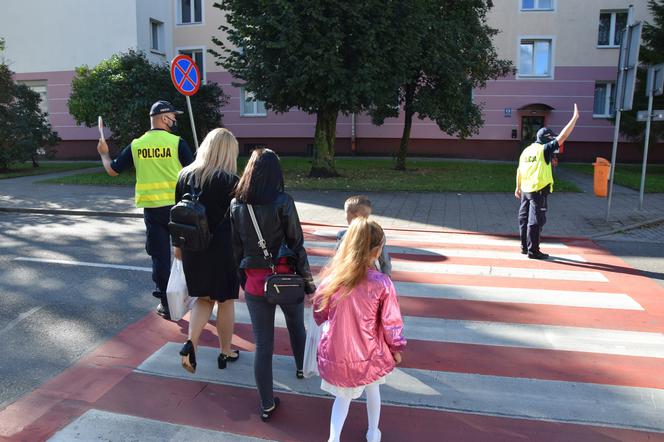 Funkcjonariusze elbląskiej policji pilnują bezpieczeństwa na drodze do szkoły!