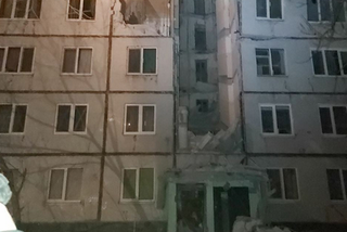 Pocisk trafił w blok mieszkalny w Charkowie. Jedna osoba nie żyje 