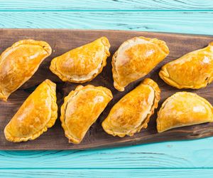 Empanadas z kurczakiem: pieczone pierogi łatwiejsze niż myślisz