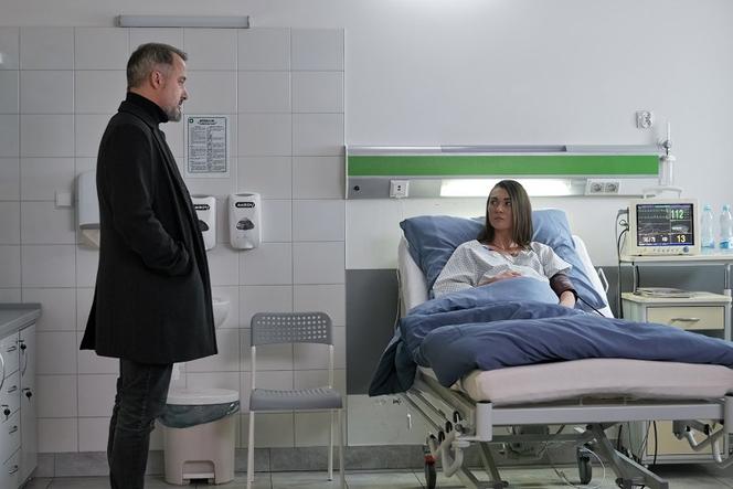 Pierwsza miłość, odcinek 3581. Bartek (Rafał Kwietniewski), Alicja (Magdalena Szczepanek)