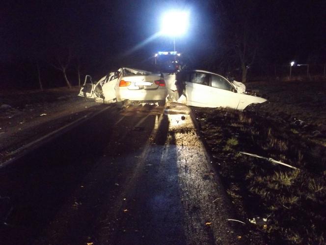 Śmiertelny wypadek na trasie Gierzwałd - Ostróda. Kierowca BMW zginął na miejscu
