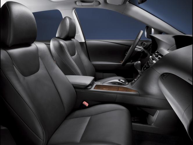 Lexus RX - takim autem jeździ Jerzy Stuhr
