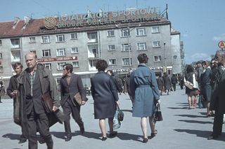 QUIZ PRL. Gdy cała Polska marzyła o szóstce. Pamiętasz te kolejki i bębnowe maszyny?