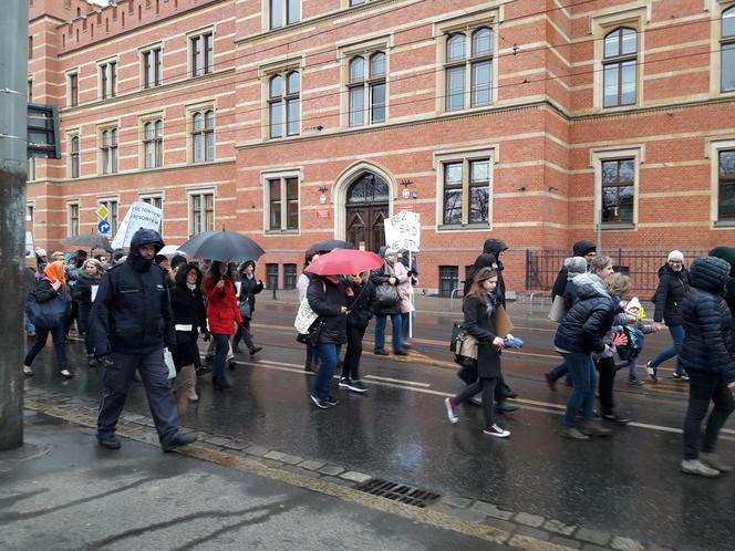 Protest pracowników sądów we Wrocławiu